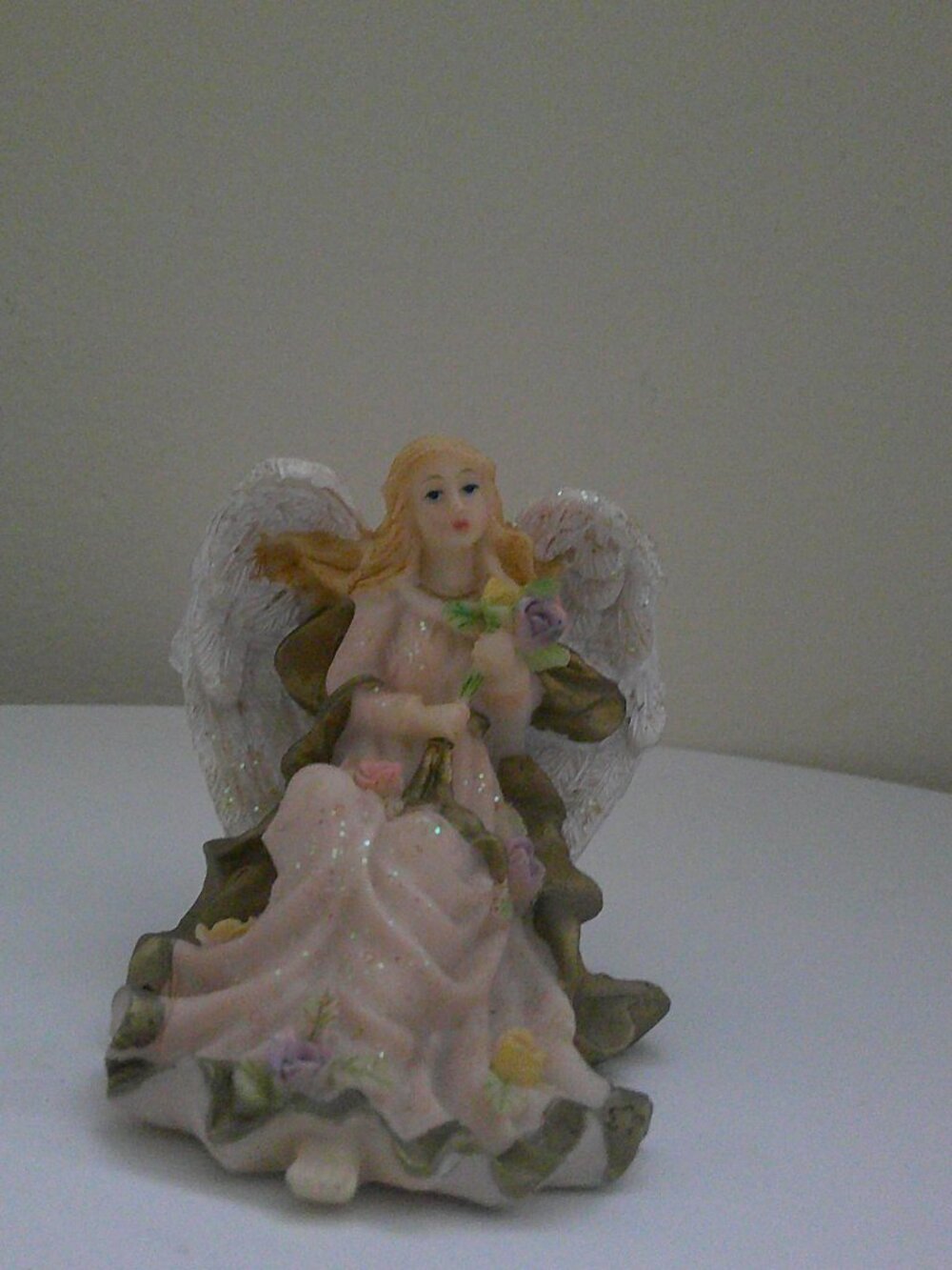 Vintage Pink Angel Figurine with Floral Details & pretty Wings ✨🌸